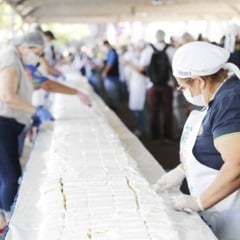 Começam preparativos do bolo gigante de quase uma tonelada para aniversário de 74 anos de Cascavel