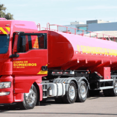 Saiba como a brigada de incêndio e o Corpo de Bombeiros controlaram o incêndio em colégio na manhã de hoje - Foto: Reprodução 