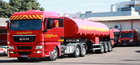 Saiba como a brigada de incêndio e o Corpo de Bombeiros controlaram o incêndio em colégio na manhã de hoje - Foto: Reprodução 