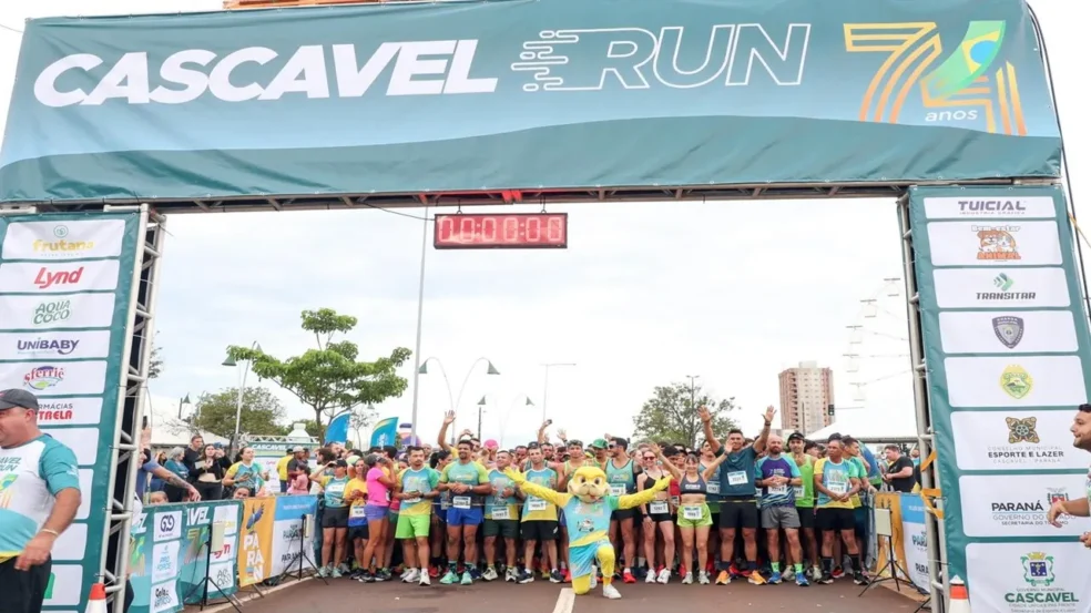 A Corrida Cascavel marca a história do esporte na cidade, com 2,5 mil participantes celebrando os 74 anos de Cascavel - Foto: Secom A Corrida Cascavel marca a história do esporte na cidade, com 2,5 mil participantes celebrando os 74 anos de Cascavel - Foto: Secom