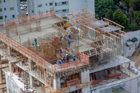 Descubra como a construção é uma força econômica no Oeste, gerando empregos e atraindo investimentos no Paraná - Foto: Gilson Abreu/AEN