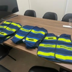 SESPPRO investiga origem dos coletes com inscrições da Guarda Municipal localizados no Bairro Guarujá