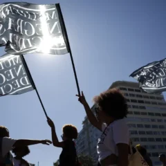 Explore os dados de racismo no ambiente de trabalho em 2025 e como isso influencia as políticas públicas no Brasil - Foto: Fernando Frazão/Agência Brasil