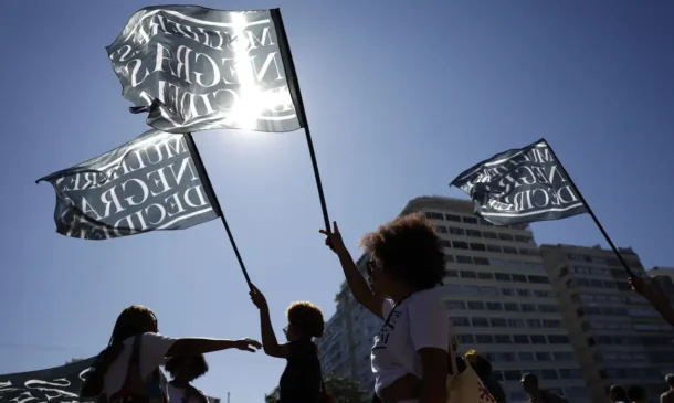 Explore os dados de racismo no ambiente de trabalho em 2025 e como isso influencia as políticas públicas no Brasil - Foto: Fernando Frazão/Agência Brasil