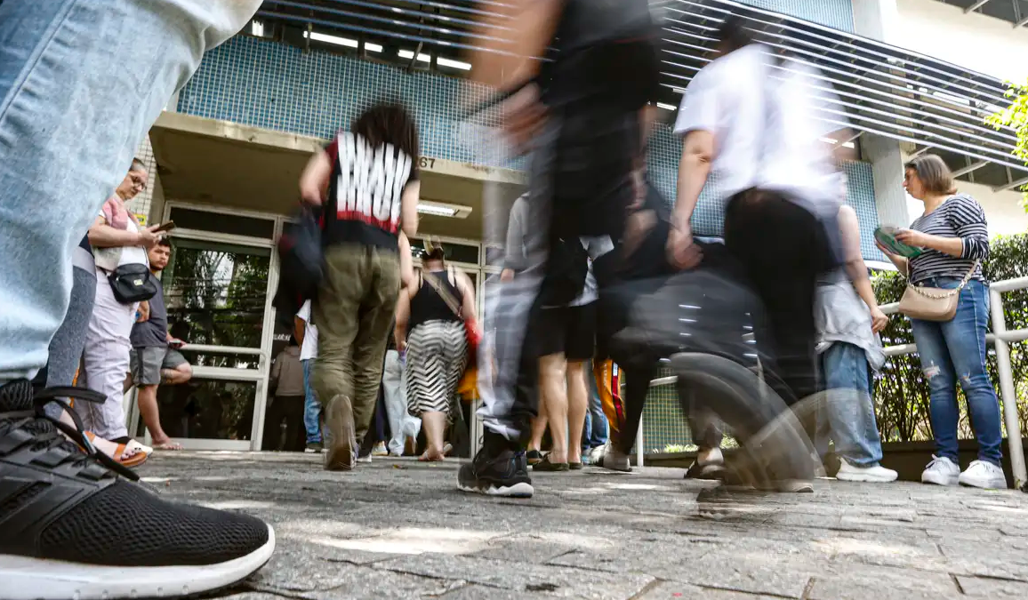 Enem 2025: 4,8 milhões participam do 1° dia de provas neste domingo Enem 2025: 4,8 milhões participam do 1° dia de provas neste domingo