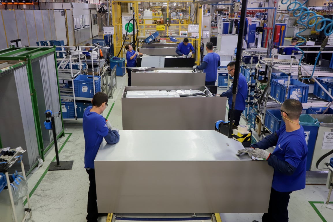 O Paraná tem 25.748 vagas de emprego disponíveis, incluindo funções operacionais e administrativas em várias localidades - Foto:  Ari Dias/AEN