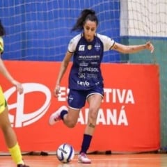 ASSISTA: Stein larga na frente na final do Paranaense