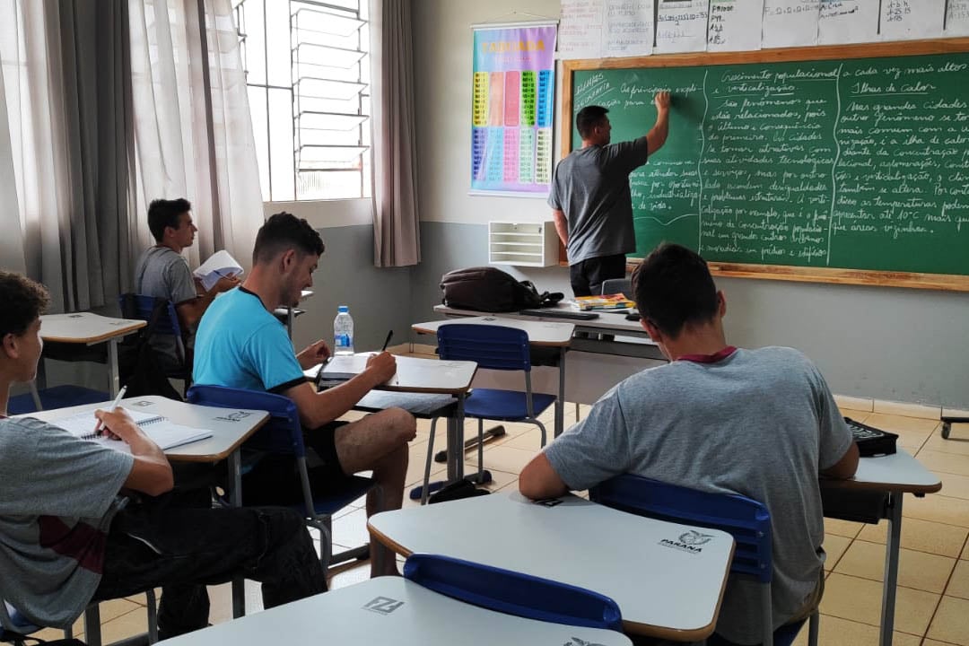 As aulas estão voltando em Rio Bonito com quatro colégios reabrindo. Veja como a educação está se adaptando após o tornado - Fonte: NRE Laranjeira do Sul