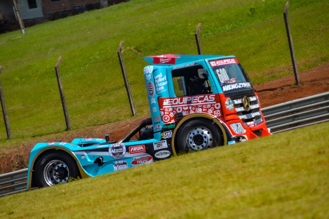 Ricardo Ançay confirma seu domínio na categoria GT Truck e com a vitória em Cascavel conquistou o título do Troféu SpeedMax - Foto: Tiago Soares/Divulgação Ricardo Ançay confirma seu domínio na categoria GT Truck e com a vitória em Cascavel conquistou o título do Troféu SpeedMax - Foto: Tiago Soares/Divulgação
