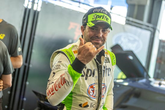 Descubra a emocionante história de Vinícius Canhedo no Autódromo de Interlagos e sua recuperação após um grave acidente - Foto: Divulgação