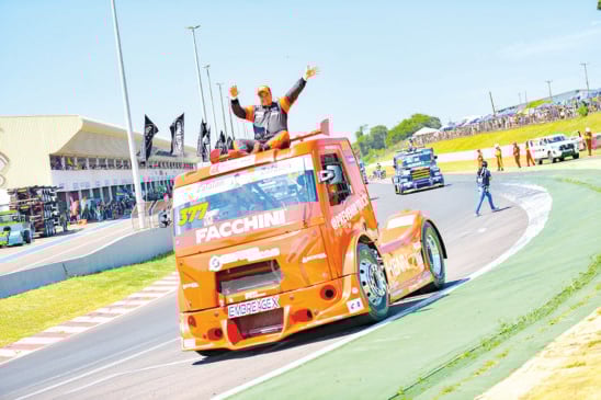 Duda Conci repete a temporada de 2023 e conquista o título de vice campeão da categoria F-Truck  -Foto: Tiago Soares