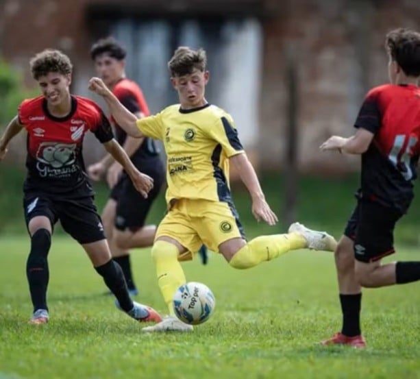 Cris Mencatto está de malas prontas para o Bahia. Crédito: Assessoria
