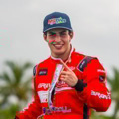 Temporada de 2025 ser&aacute; inesquec&iacute;vel para o kartista paranaense