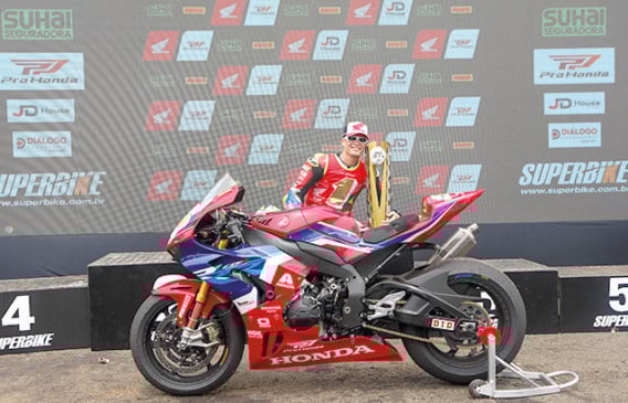 Eric Granado é hexa campeão e Honda Racing confirma 12º título na principal categoria do SuperBike Brasil -Foto:  Divulgação