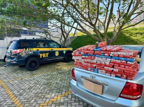 Descubra como a PRF apreendeu 132 quilos de maconha em Irati, Paraná, e prendeu os ocupantes do veículo - Foto: PRF