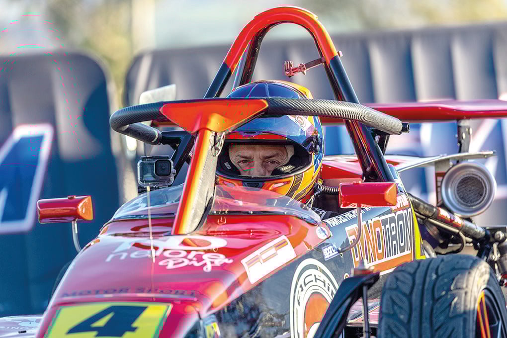 Saiba mais sobre a Coluna e a emocionante conclusão do campeonato de Fórmula 1.600 em Interlagos em 2025 - Foto: Divulgação Saiba mais sobre a Coluna e a emocionante conclusão do campeonato de Fórmula 1.600 em Interlagos em 2025 - Foto: Divulgação