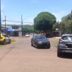 Acidente de colisão frontal em Cascavel mobiliza PM e PPTRAN. Veja os detalhes da ocorrência e as infrações identificadas - Foto: Divulgação/PM