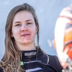 Bruna Tomaselli &eacute; a primeira confirma&ccedil;&atilde;o da SG28 Racing para a temporada de Stock Car, representando as mulheres no automobilismo - Foto:  Divulga&ccedil;&atilde;o