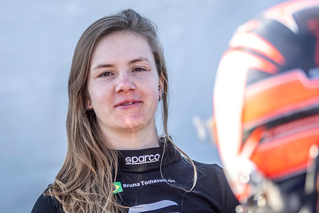 Bruna Tomaselli é a primeira confirmação da SG28 Racing para a temporada de Stock Car, representando as mulheres no automobilismo - Foto: Divulgação Bruna Tomaselli é a primeira confirmação da SG28 Racing para a temporada de Stock Car, representando as mulheres no automobilismo - Foto: Divulgação