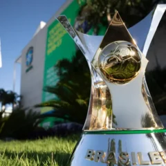 Acompanhe a emoção do Brasileirão com partidas decisivas e a possibilidade de um novo campeão nesta quarta-feira - Foto: CBF/Lucas Figueiredo