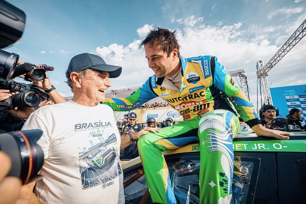 Descubra a emoção da Stock Car e a vitória histórica de Nelsinho Piquet no Autódromo de Brasília neste emocionante evento - Foto: Divulgação Descubra a emoção da Stock Car e a vitória histórica de Nelsinho Piquet no Autódromo de Brasília neste emocionante evento - Foto: Divulgação