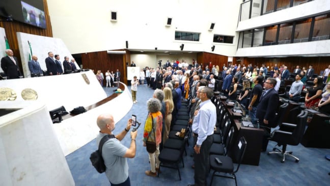Solenidade ocorreu na manhã desta terça-feira (16), no Plenário da Assembleia Legislativa.
Créditos: Orlando Kissner/Alep