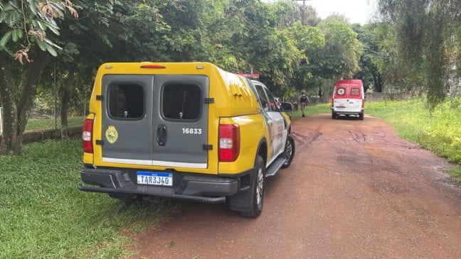 Duas pessoas são encontradas mortas ao lado de campo de futebol no Maria Luiza