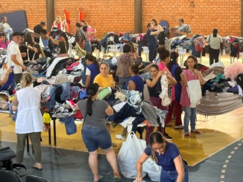 A APAE de Cascavel estende o Bazar APAExonado com itens a apenas R$ 2. Confira até às 17 horas no ginásio da instituição - Foto: Divulgação