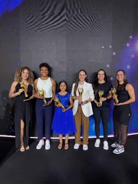 Celebre o futsal com o reconhecimento das jogadoras do Stein no evento Mundo do Futsal Experience em Foz do Iguaçu - Foto: Assessoria 