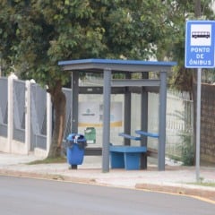 Nova licitação em Cascavel prevê instalação de 277 abrigos de ônibus. Entenda os detalhes do novo contrato e suas implicações - Foto: Paulo Alexandre/O Paraná 