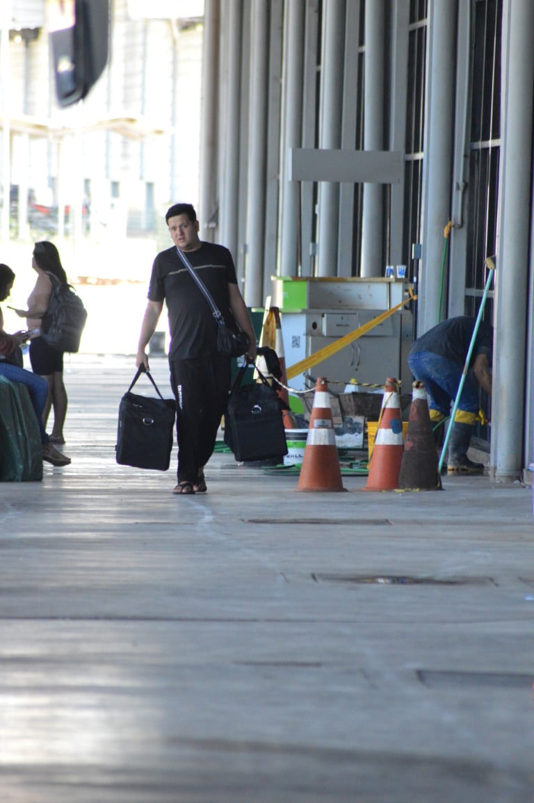 Acompanhe a novela da Rodoviária de Cascavel: poeira, barulho e muita esperança em meio à reforma interminável - Foto: Paulo Alexandre/O Paraná Acompanhe a novela da Rodoviária de Cascavel: poeira, barulho e muita esperança em meio à reforma interminável - Foto: Paulo Alexandre/O Paraná