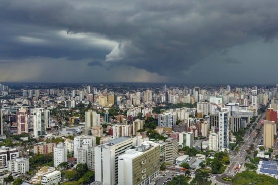 Confira a previsão de Tempo para o Paraná com a chegada de chuvas e queda nas temperaturas nesta virada de ano - Foto: José Fernando Ogura/Arquivo AEN