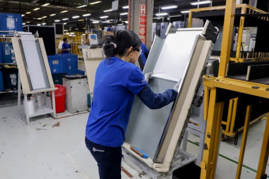 Paraná alcança recorde com 27.158 vagas de trabalho. Descubra as oportunidades em setores variados para este mês - Foto: Ari Dias/AEN