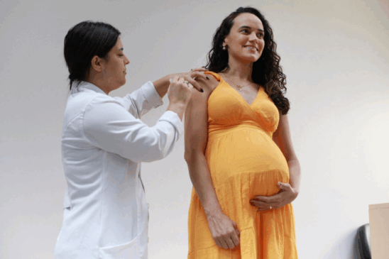 Cascavel recebeu 1.258 doses da vacina VSR para gestantes, visando proteger recém-nascidos de bronquiolite e pneumonia - Foto: Secom