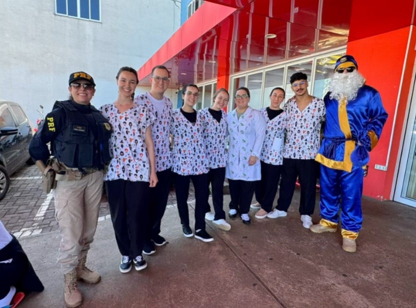 Papai Noel da PRF leva alegria às crianças no Hospital Universitário Papai Noel da PRF leva alegria às crianças no Hospital Universitário