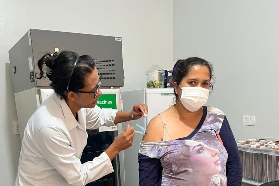 Com vacinas disponíveis no SUS, Estado reforça imunizantes essenciais às gestantes Com vacinas disponíveis no SUS, Estado reforça imunizantes essenciais às gestantes