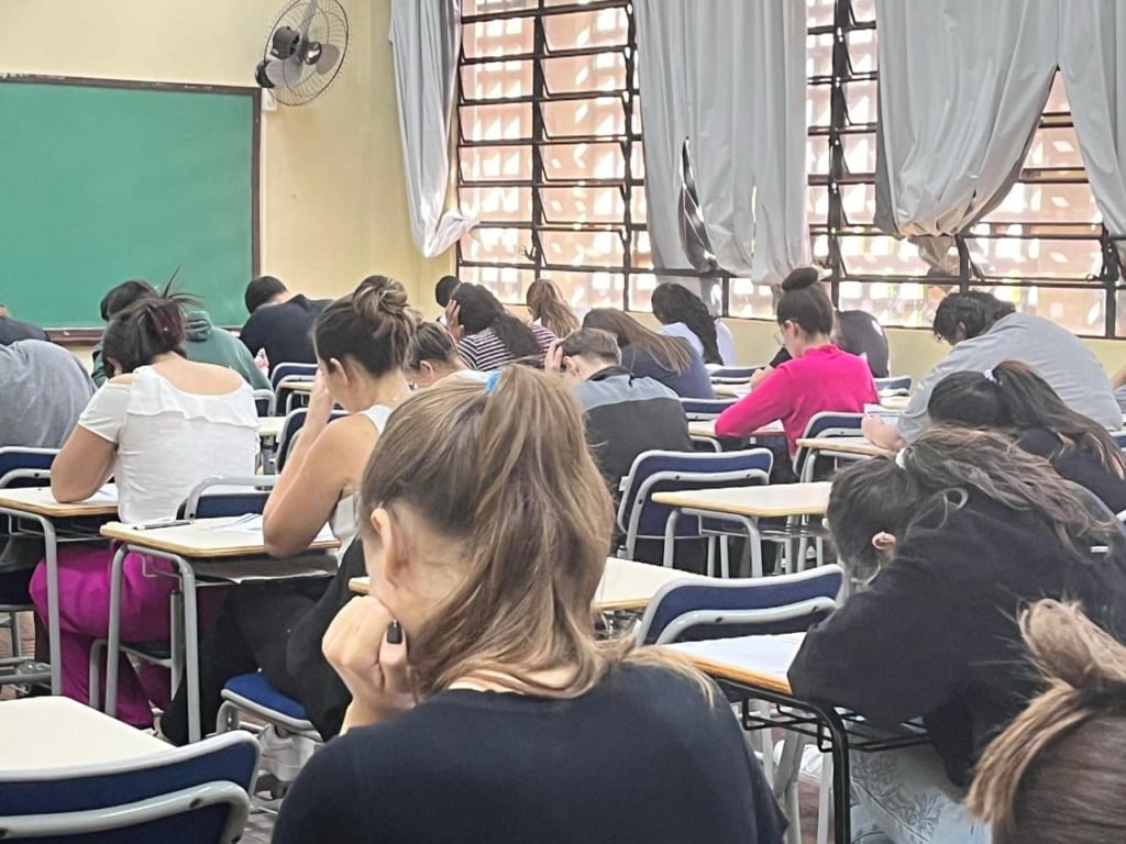 Unioeste espera mais de 15 mil candidatos para o Vestibular neste domingo Unioeste espera mais de 15 mil candidatos para o Vestibular neste domingo