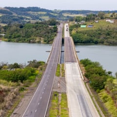 Capit&atilde;o Le&ocirc;nidas Marques, 28-08-24 - BR 163, sobre o rio Igua&ccedil;u.
