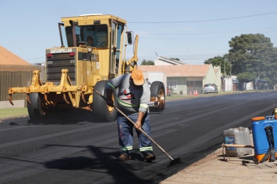 Cascavel inicia mutirão de reperfilamento asfáltico para revitalizar 400 quadras comprometidas em diversas regiões da cidade - Foto: Secom