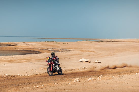 Mesmo com as vitórias em suas etapas, Ricky Brabec terminou o Rali Dakar com o “amargo” título de vice-campeão da categoria Motos - Foto: Divulgação