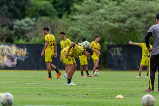FC Cascavel pega donos da casa em busca da primeira vitória