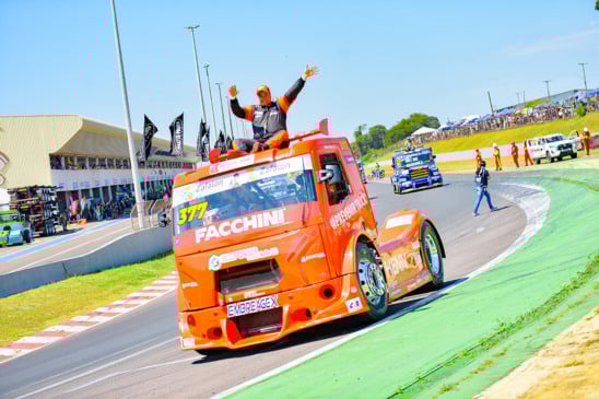 Depois de dois vice-campeonatos, Duda Conci busca seu primeiro título na Fórmula Truck - Foto: Tiago Soares