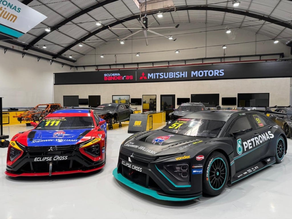 Conheça os pilotos da Mitsubishi na temporada de 2026 da Stock Car Pro Series com Átila Abreu e Rubens Barrichello - Foto: Divulgação Conheça os pilotos da Mitsubishi na temporada de 2026 da Stock Car Pro Series com Átila Abreu e Rubens Barrichello - Foto: Divulgação