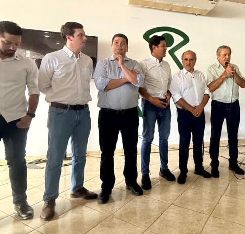 Sociedade Rural entrega projeto de Arena Multiuso a Guto Silva e Gugu Bueno Sociedade Rural entrega projeto de Arena Multiuso a Guto Silva e Gugu Bueno