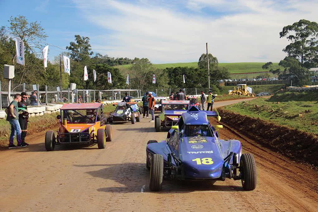 Conheça a ZanoelloCup Autocross 2026 em Lacerdópolis. Prepare-se para seis etapas emocionantes e uma prova de Endurance - Foto: Divulgação Conheça a ZanoelloCup Autocross 2026 em Lacerdópolis. Prepare-se para seis etapas emocionantes e uma prova de Endurance - Foto: Divulgação