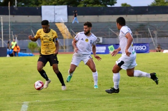 Fora de casa, FC Cascavel conquista primeira vitória no Paranaense