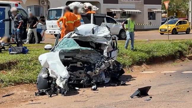 Um grave acidente na BR-277 envolveu um Chevrolet Spin e um caminhão. Descubra todos os detalhes sobre o ocorrido - Foto: Vitor Lourenço
