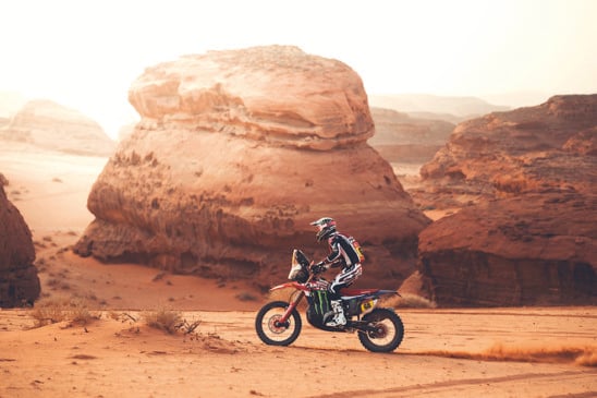 Tosha Schareina brilha no Rally Dakar e confirma favoritismo após vencer pela segunda vez. Confira os destaques da corrida - Foto: Divulgação