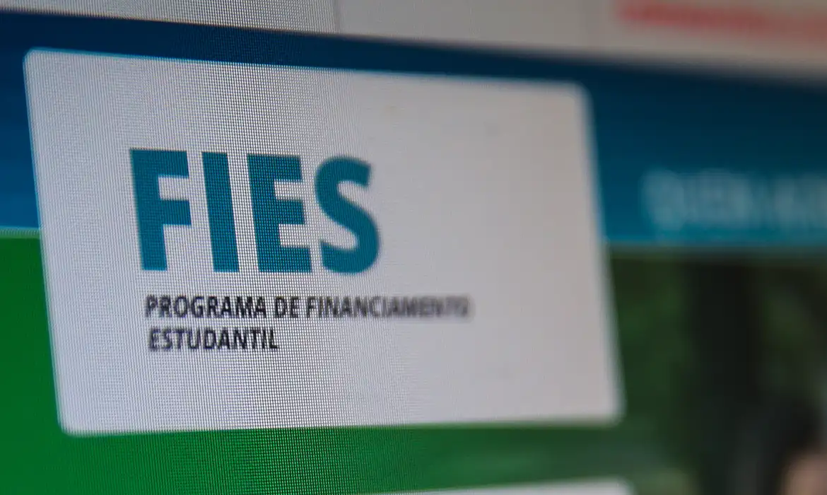 Descubra como complementar sua inscrição no Fies até o dia 16 e garanta seu financiamento estudantil para 2026 - Foto: Marcello Casal Jr/Agência Brasil Descubra como complementar sua inscrição no Fies até o dia 16 e garanta seu financiamento estudantil para 2026 - Foto: Marcello Casal Jr/Agência Brasil