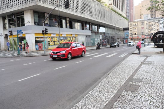 Saiba tudo sobre o IPVA em 2026 e a redução média de 45,7% no valor do imposto para motoristas paranaenses - Foto: Gaby Smek/SEFA